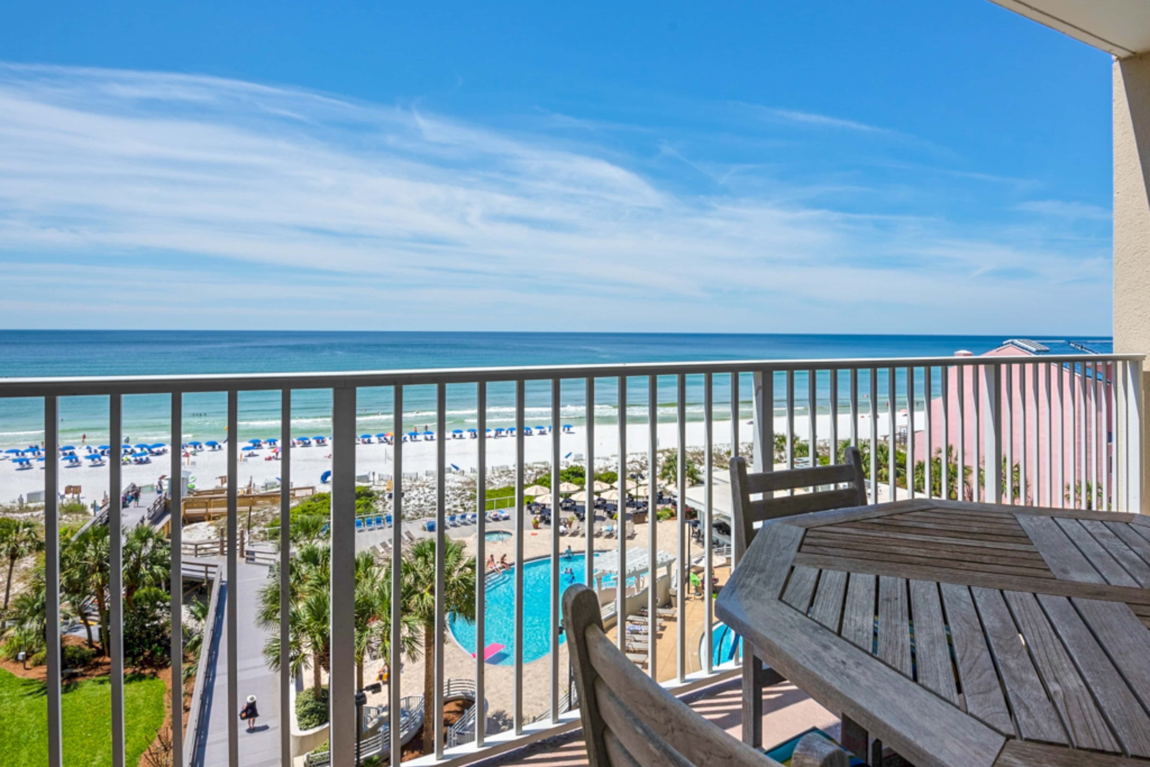 Beachfront condo with Gulf views & pool access