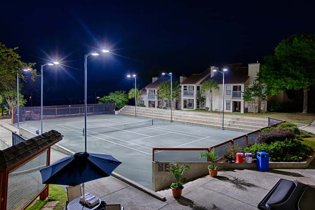 Beachfront condo with Gulf views & pool access