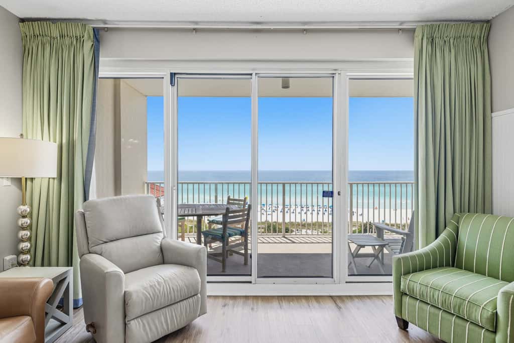 Beachfront condo with Gulf views & pool access