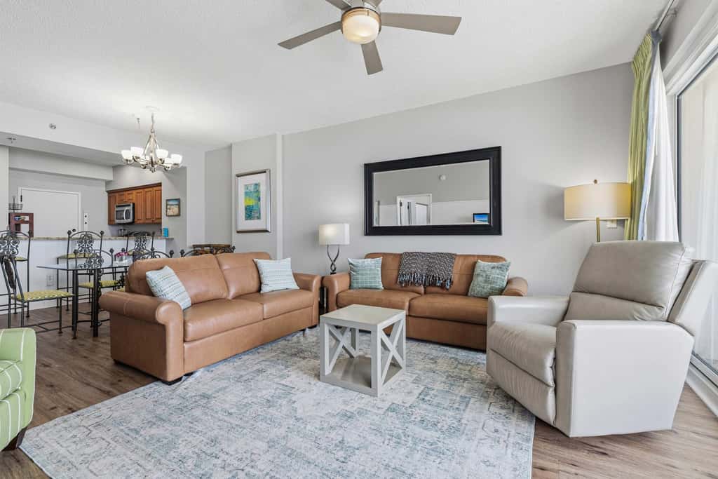 Beachfront condo with Gulf views & pool access