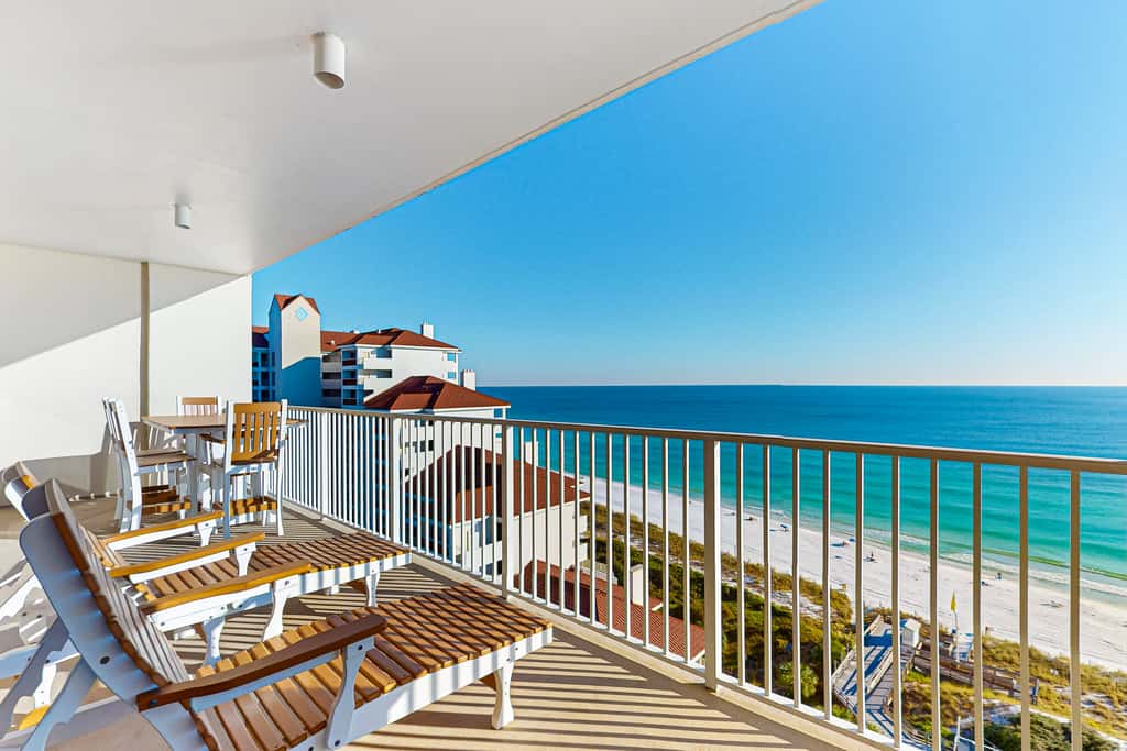 2BR Gulf-front condo, stunning views