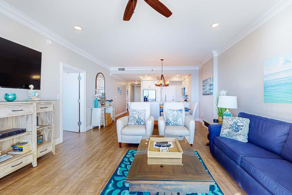 2BR Gulf-front condo, stunning views
