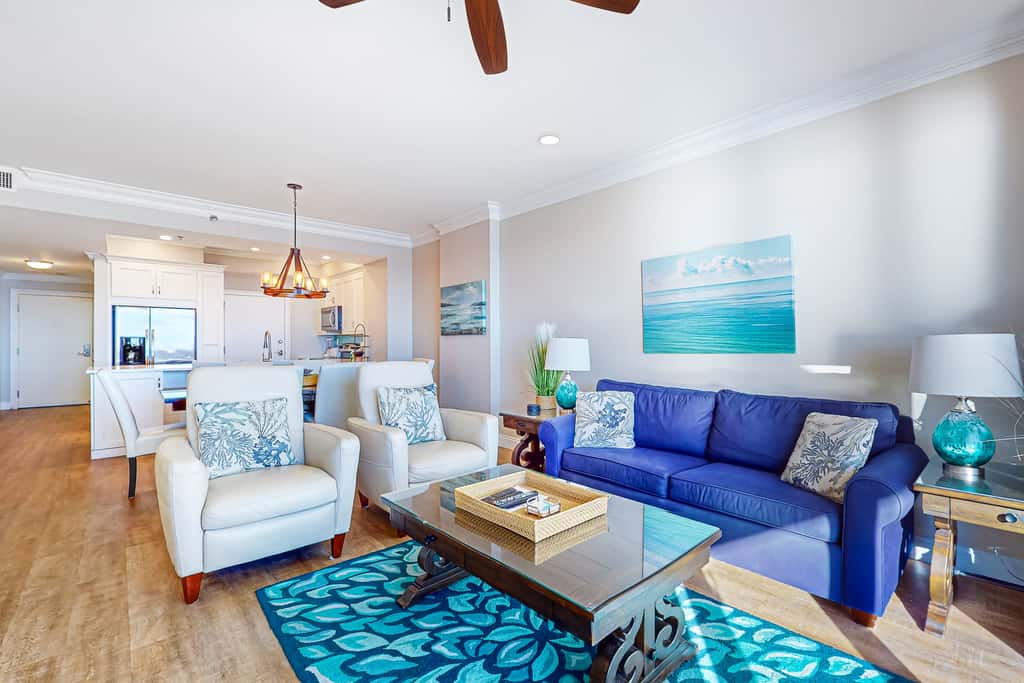 2BR Gulf-front condo, stunning views