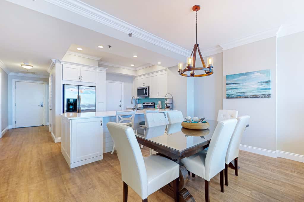 2BR Gulf-front condo, stunning views