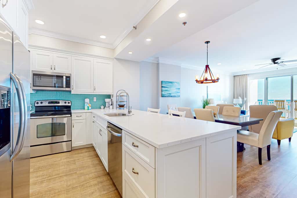 2BR Gulf-front condo, stunning views