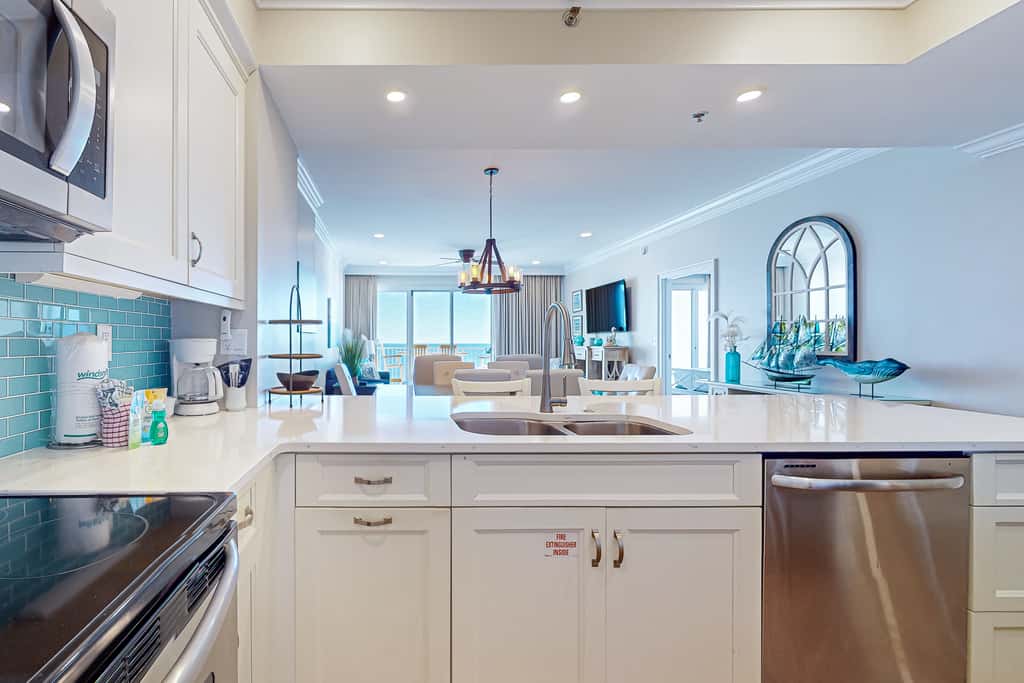 2BR Gulf-front condo, stunning views