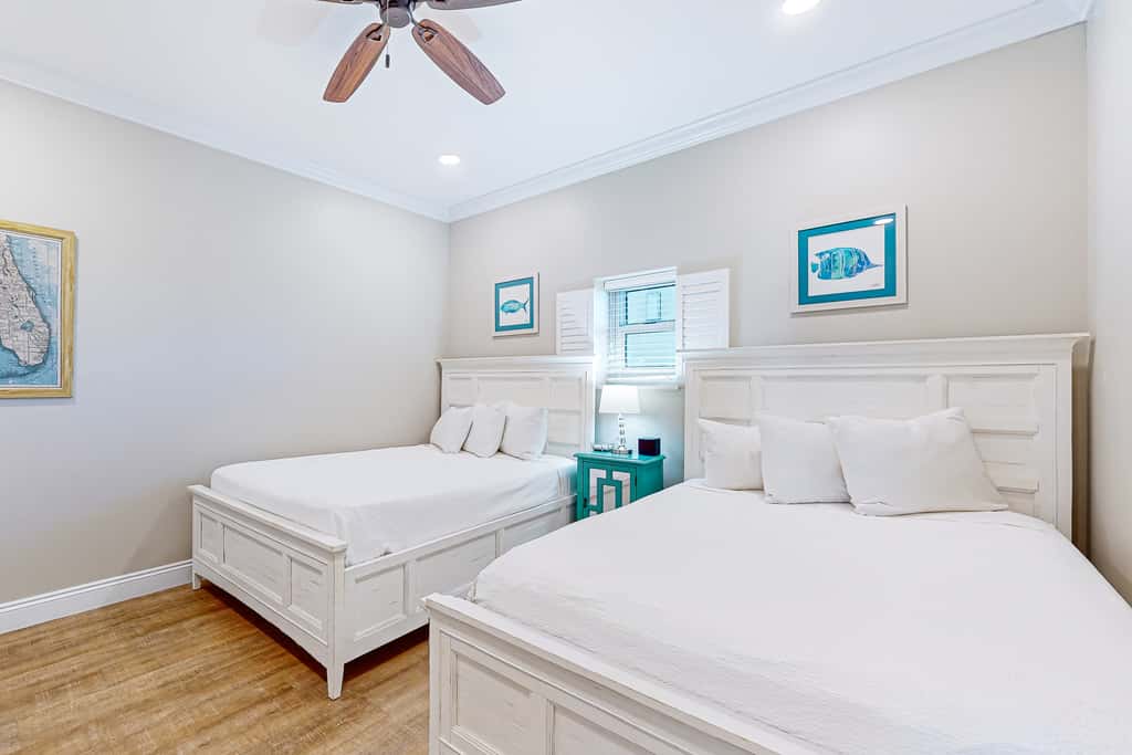 2BR Gulf-front condo, stunning views