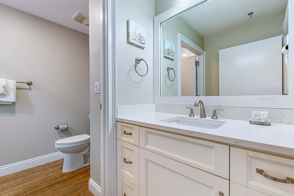 2BR Gulf-front condo, stunning views