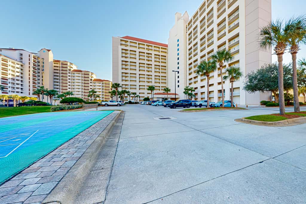 2BR Gulf-front condo, stunning views