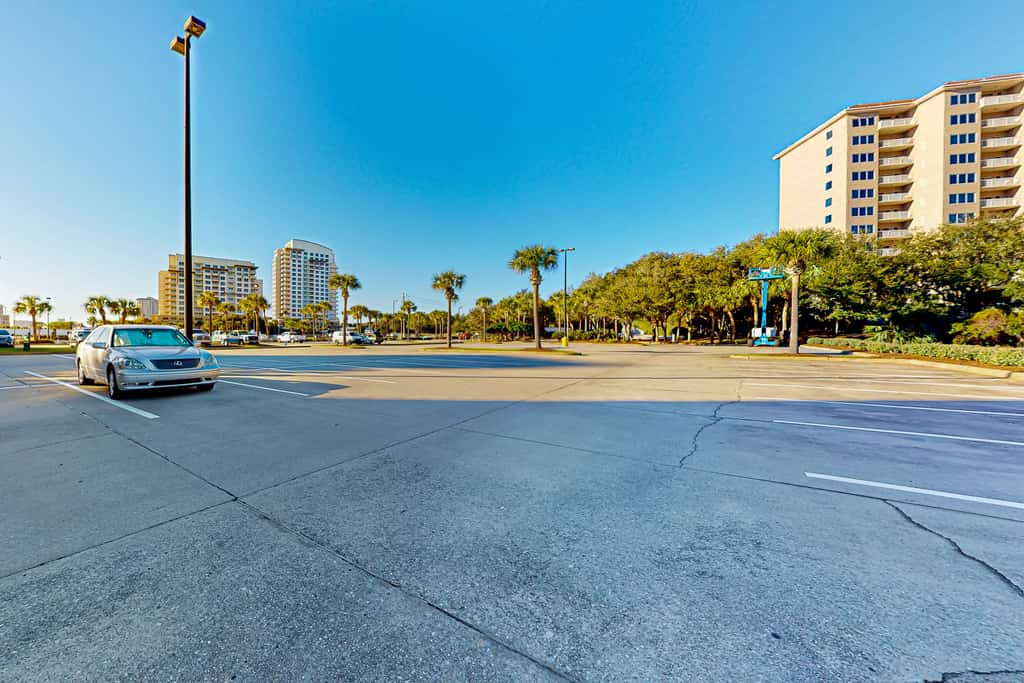 2BR Gulf-front condo, stunning views