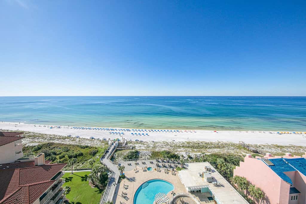 2BR Gulf-front condo, stunning views