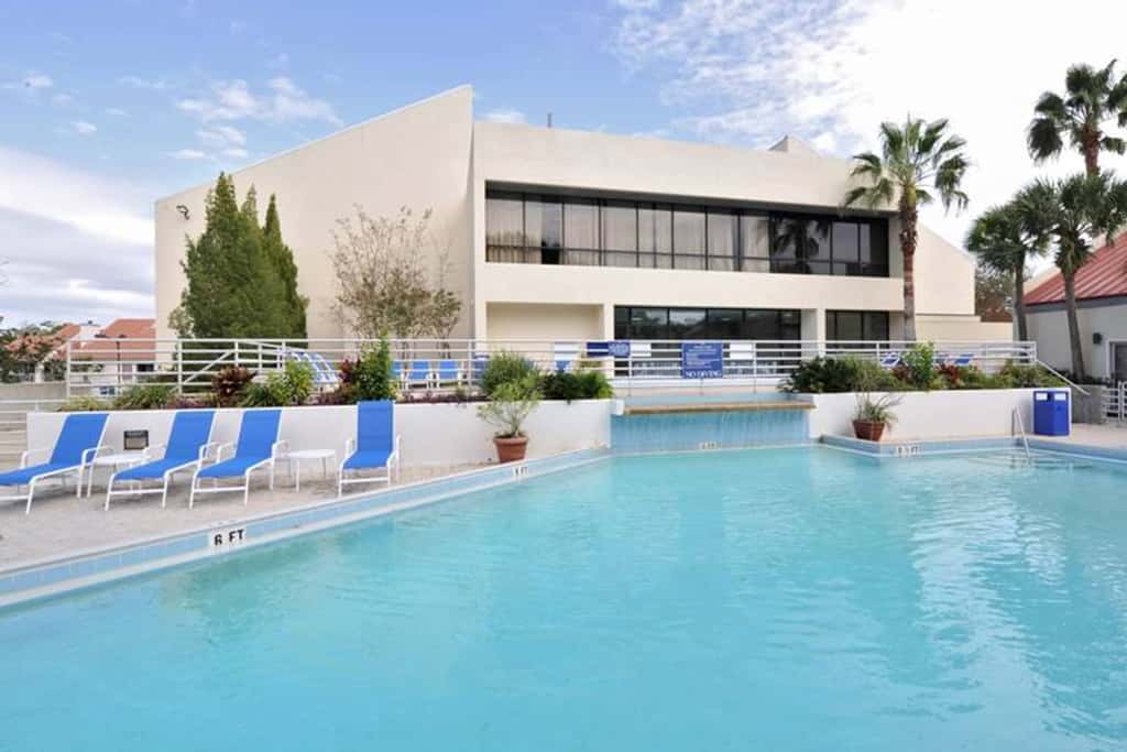 Exclusive Gulf-view penthouse, sleeps 6
