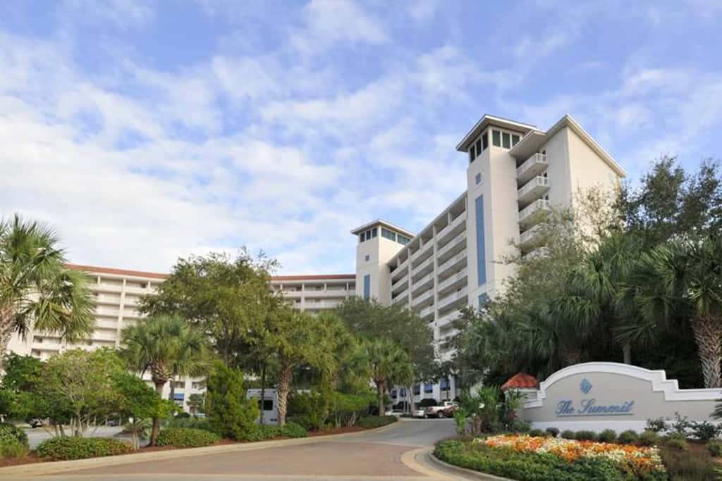 Exclusive Gulf-view penthouse, sleeps 6