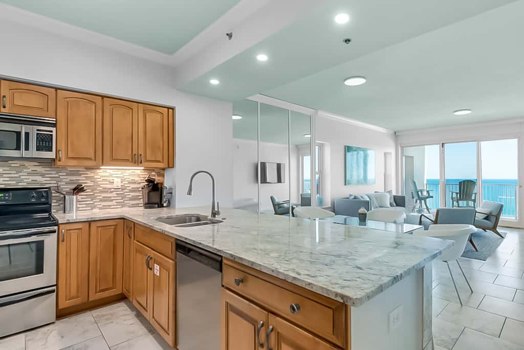 Oceanfront condo with Gulf views, balcony