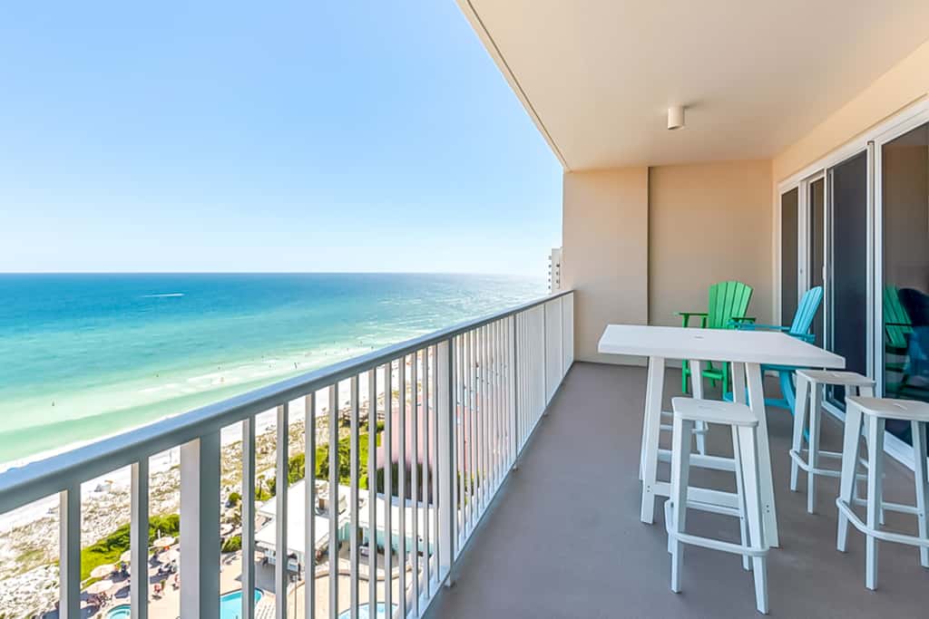 Oceanfront condo with Gulf views, balcony