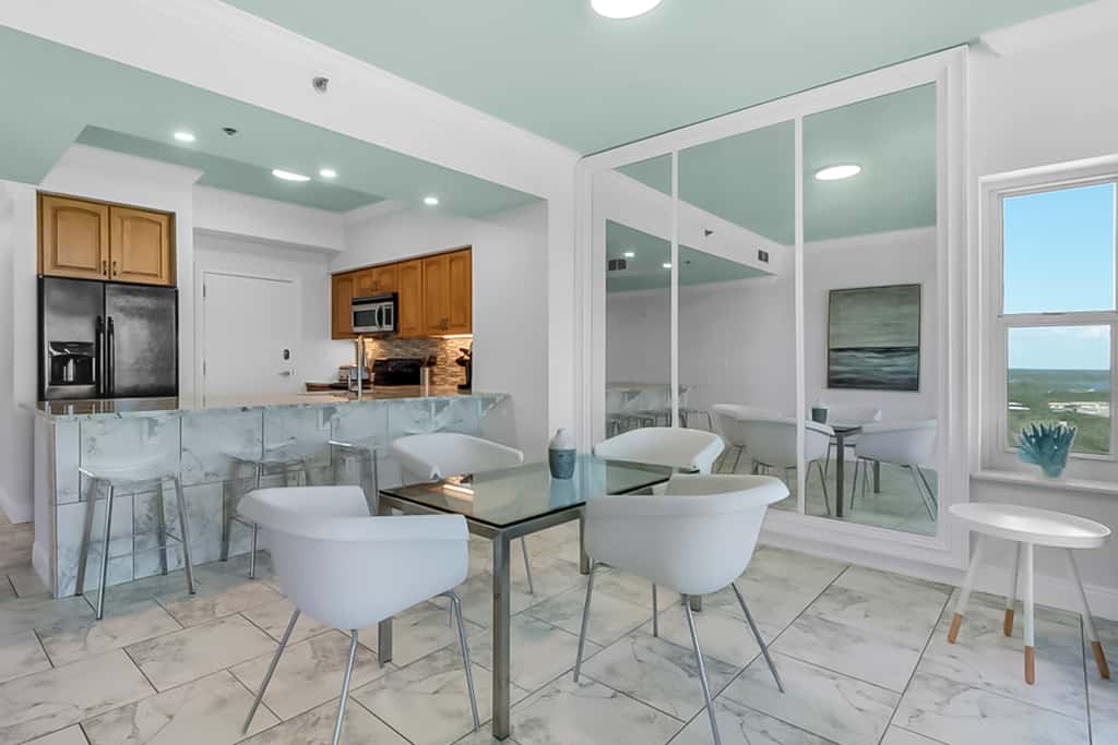 Oceanfront condo with Gulf views, balcony