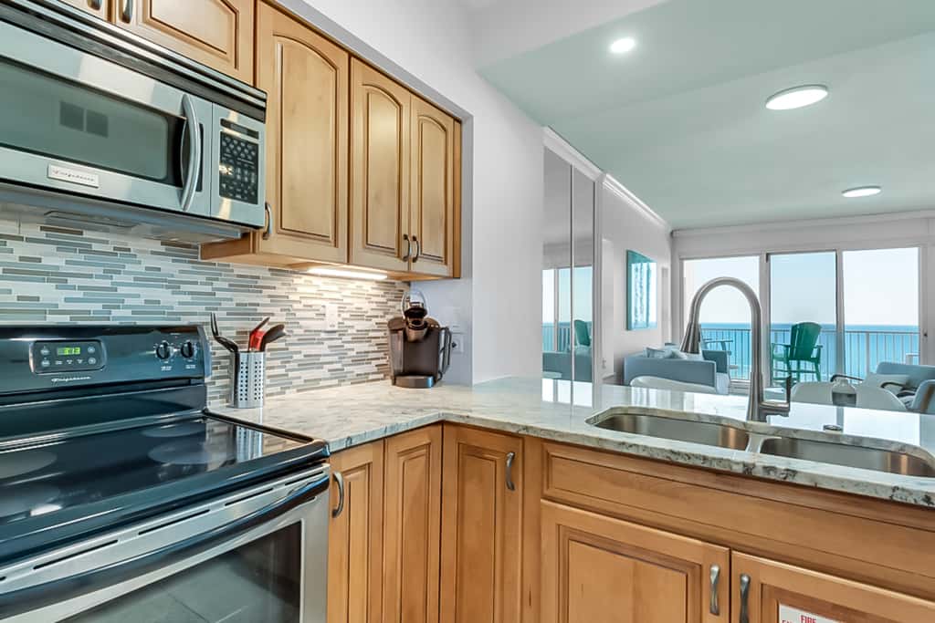 Oceanfront condo with Gulf views, balcony