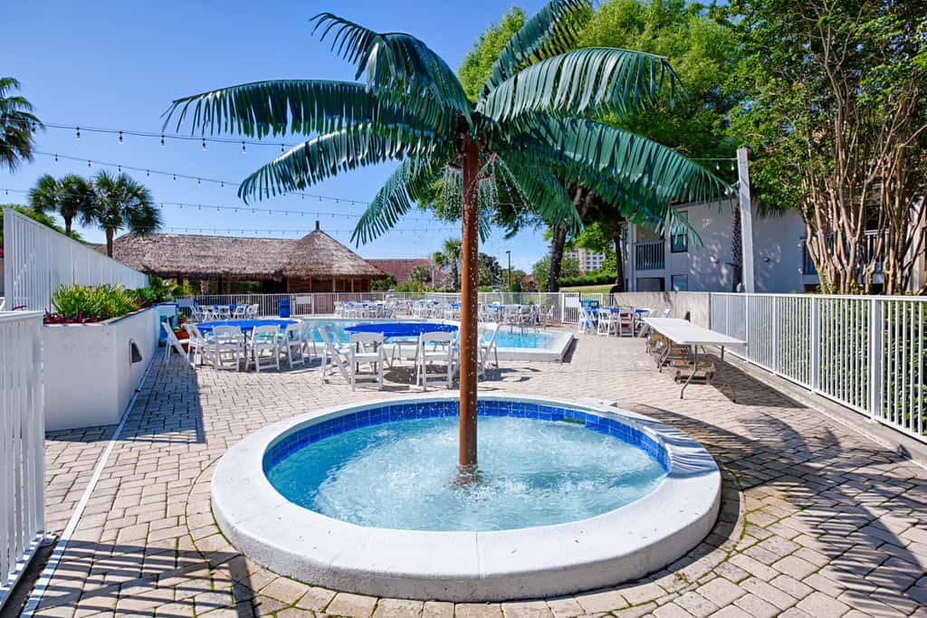 Oceanfront condo with Gulf views, balcony