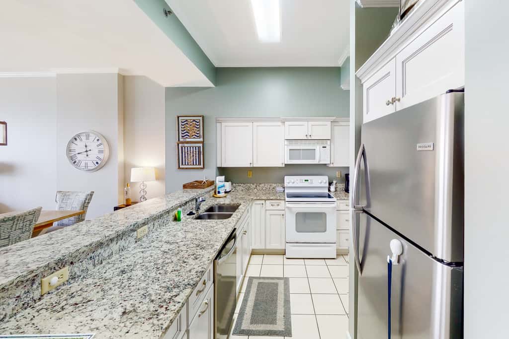 2BR Gulf-front condo w/ private balcony
