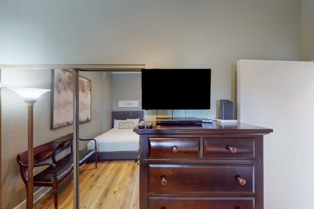 2BR Gulf-front condo w/ private balcony