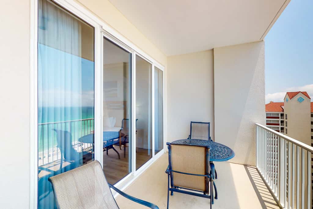 2BR Gulf-front condo w/ private balcony