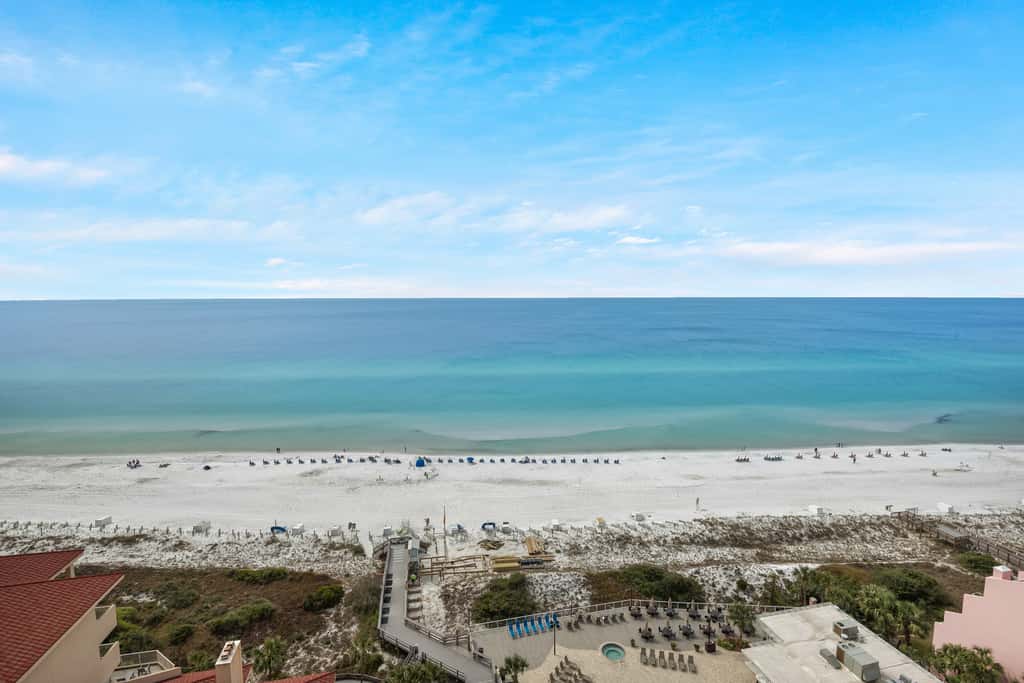 2BR Gulf-front condo w/ private balcony