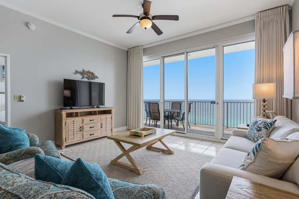 2BR Gulf-front condo w/ private balcony