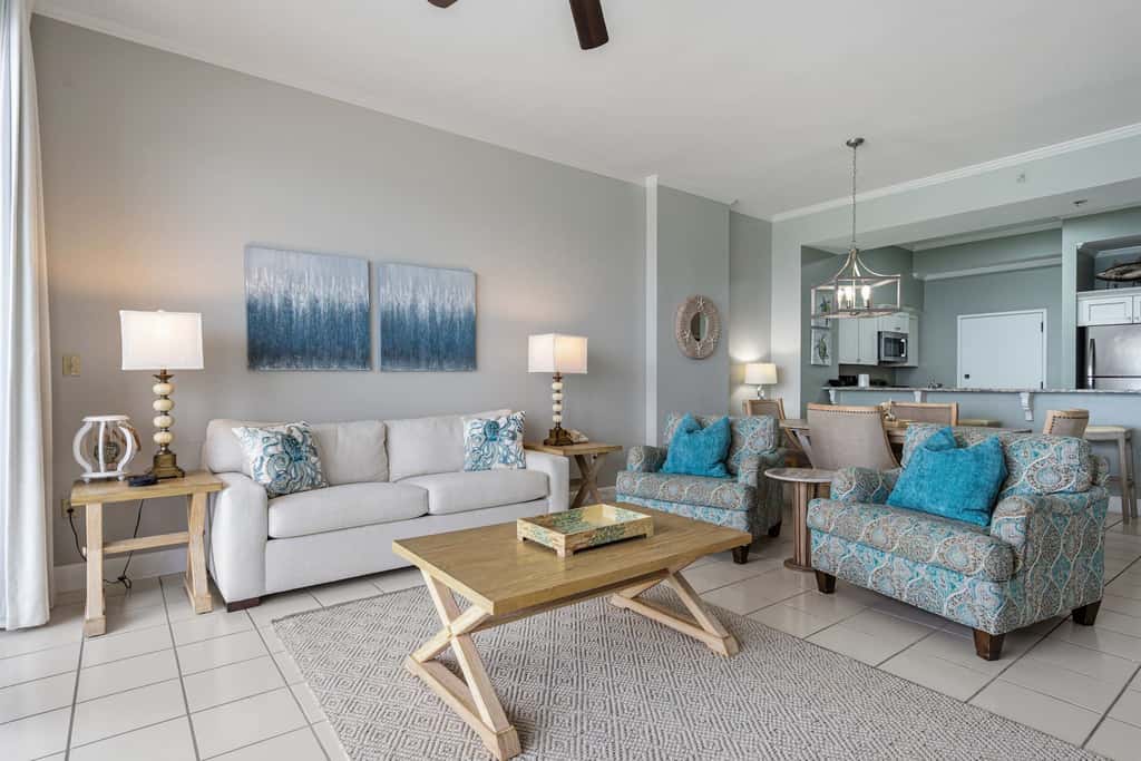 2BR Gulf-front condo w/ private balcony