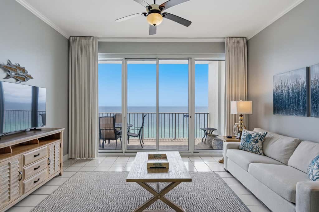 2BR Gulf-front condo w/ private balcony