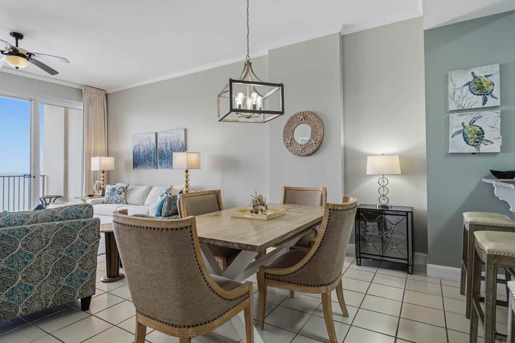 2BR Gulf-front condo w/ private balcony