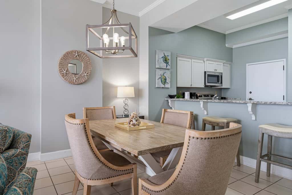 2BR Gulf-front condo w/ private balcony