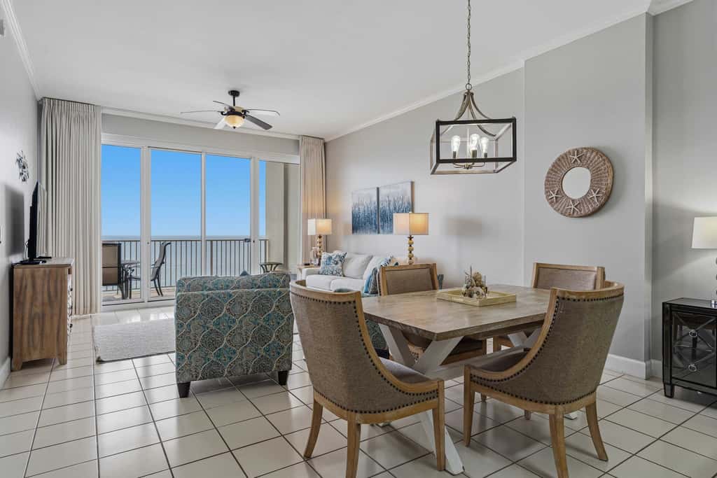 2BR Gulf-front condo w/ private balcony
