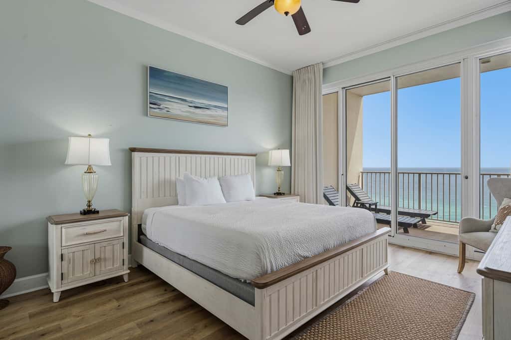 2BR Gulf-front condo w/ private balcony