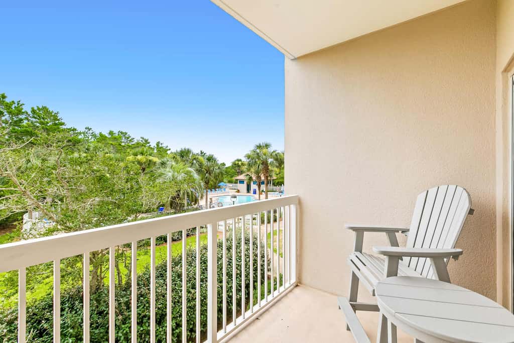 Exclusive 3BR condo: Pools, hot tub, beach