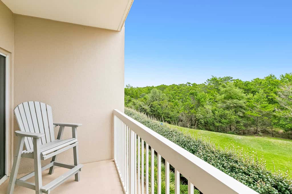 Exclusive 3BR condo: Pools, hot tub, beach