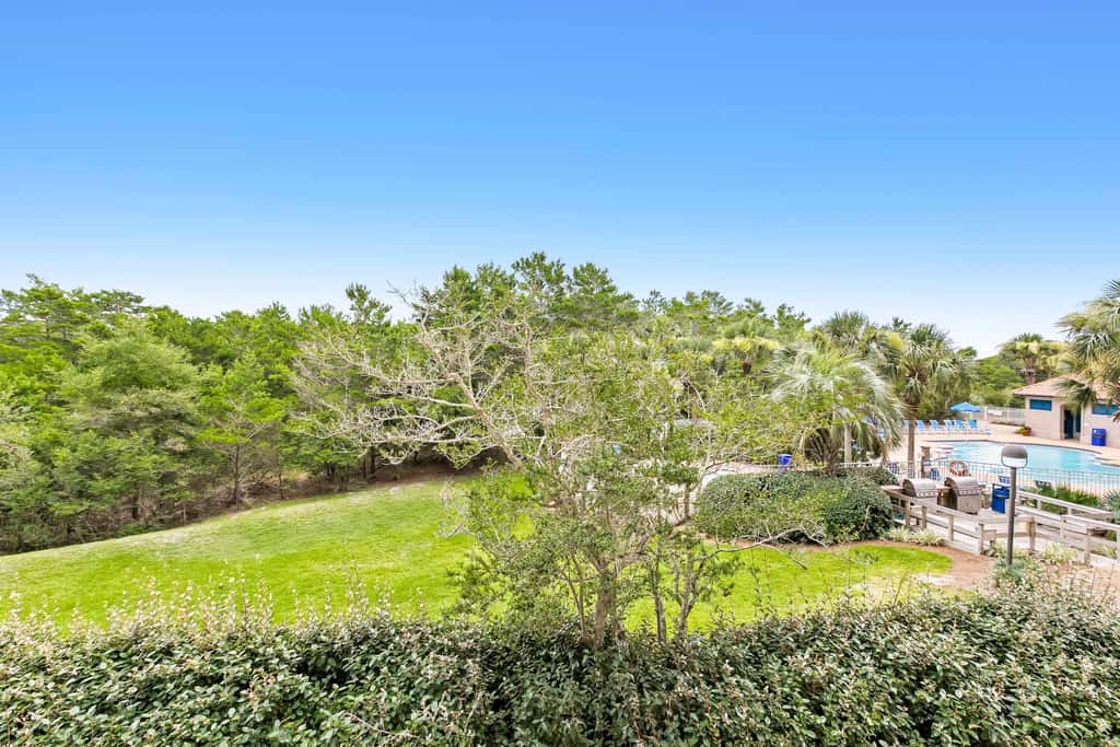 Exclusive 3BR condo: Pools, hot tub, beach