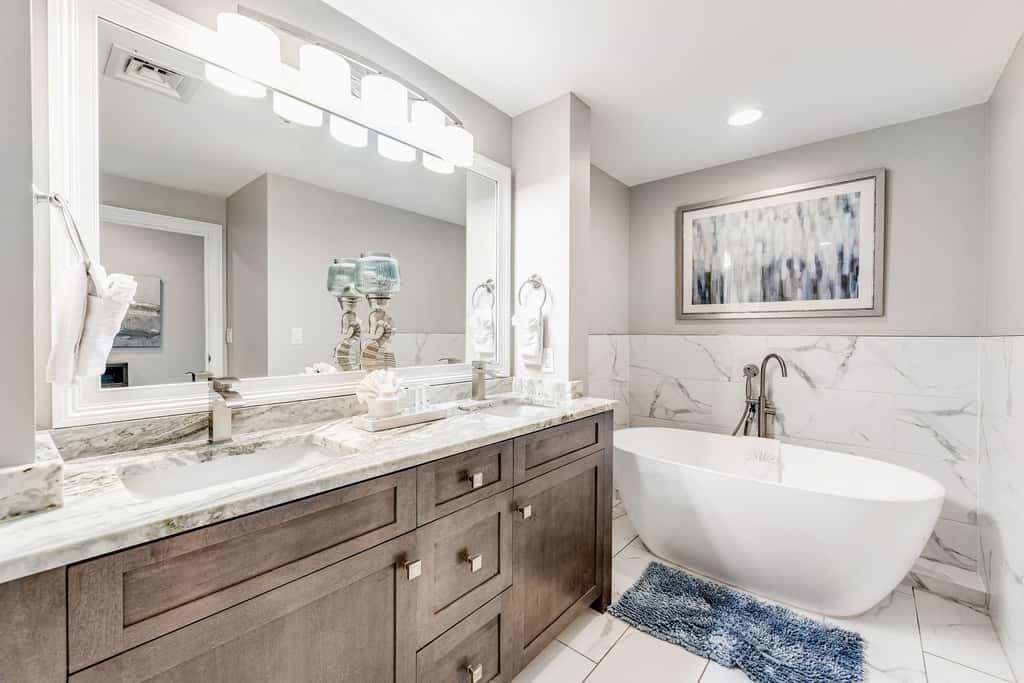 Gulf-view studio for 2 with pool access