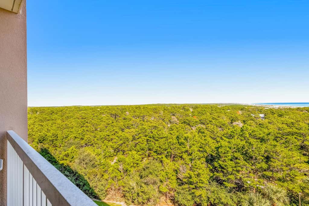 Gulf-view studio for 2 with pool access