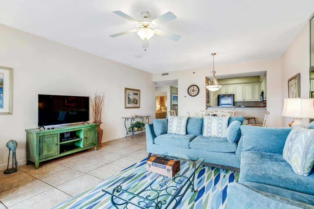 2BR Gulf view, private balcony, pool access