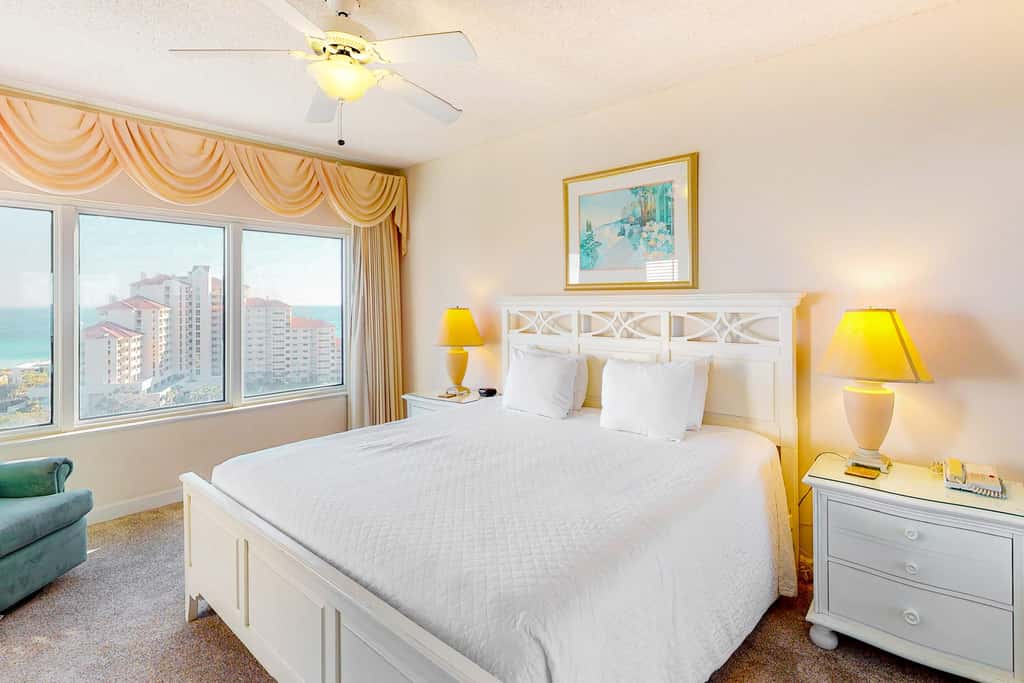 2BR Gulf view, private balcony, pool access