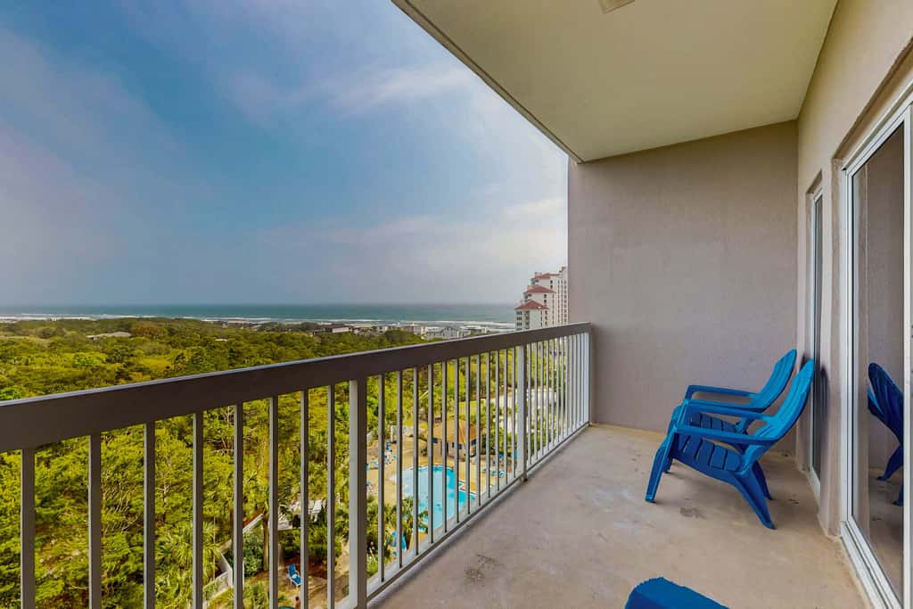Exclusive Gulf Views: 2BR Beachfront Oasis