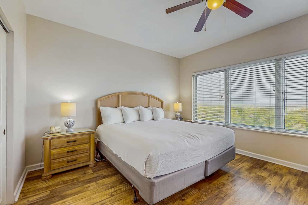 Exclusive Gulf Views: 2BR Beachfront Oasis