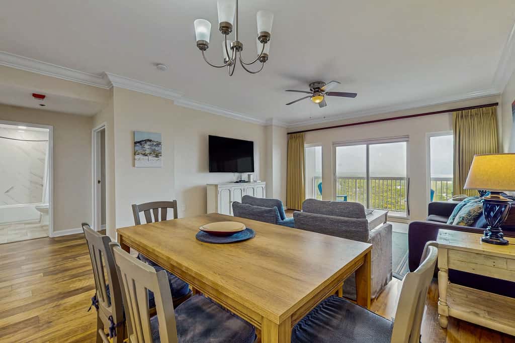 Exclusive Gulf Views: 2BR Beachfront Oasis