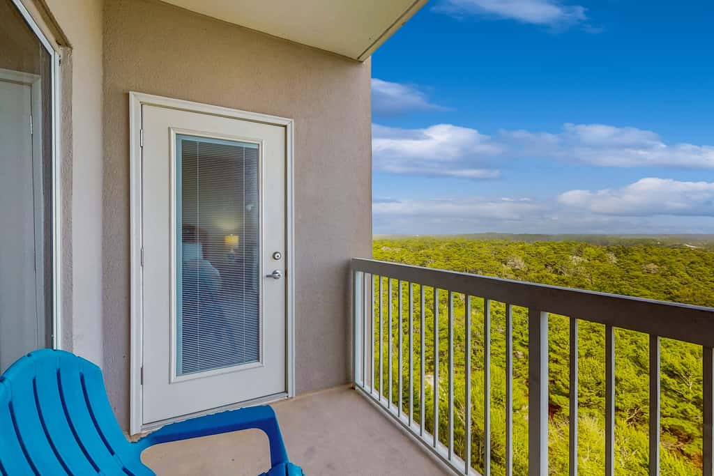 Exclusive Gulf Views: 2BR Beachfront Oasis