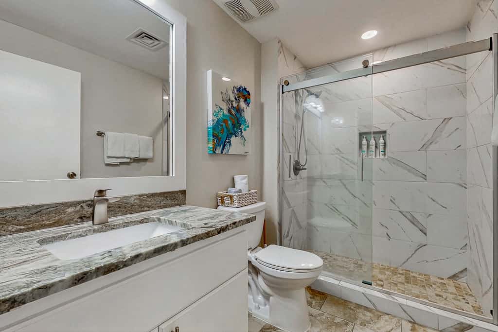 Exclusive Gulf Views: 2BR Beachfront Oasis