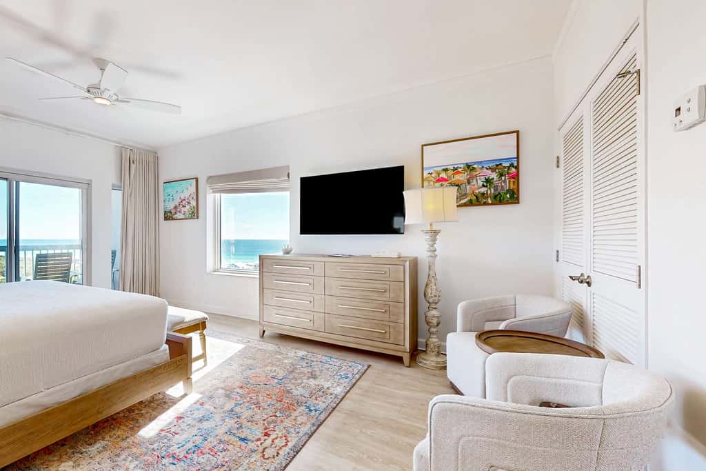 Exclusive studio: balcony, pool, hot tub