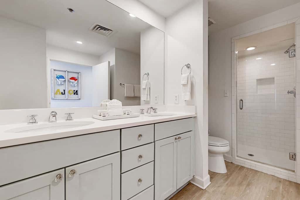 Exclusive studio: balcony, pool, hot tub
