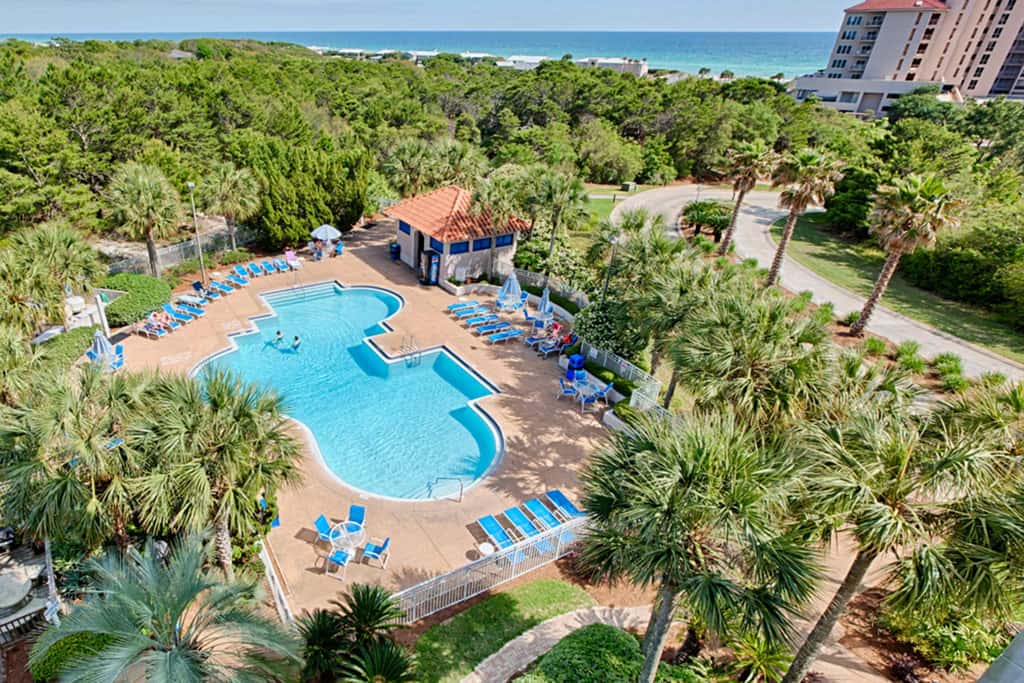 Exclusive studio: balcony, pool, hot tub