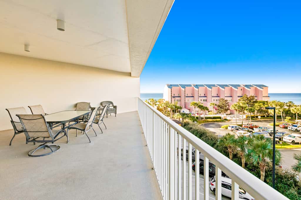 Beachfront condo with Gulf views