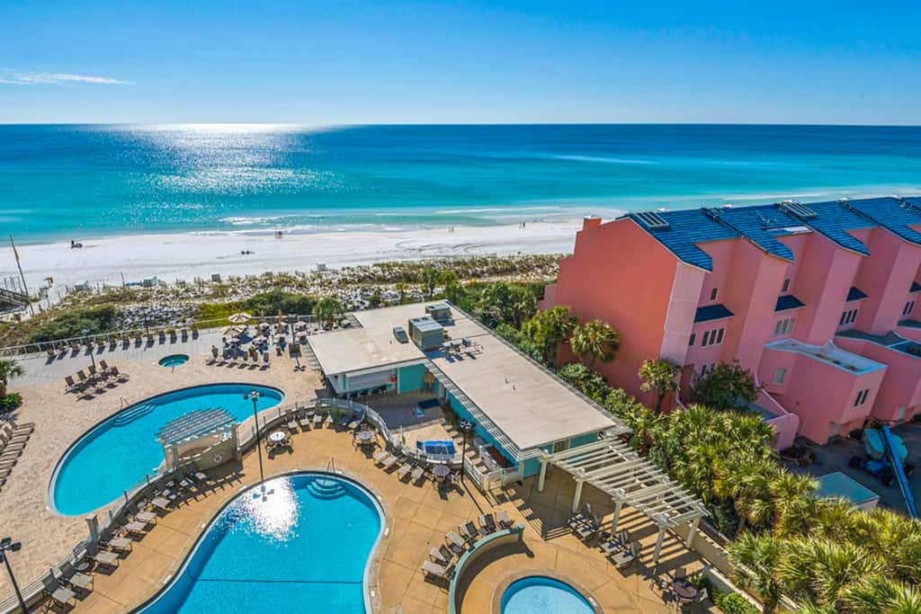 Private Gulf-front condo with resort amenities